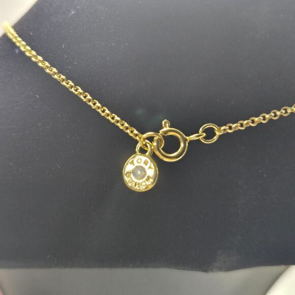 NEW Tory Burch Faux Pearl Gold Clover Pendant Necklace Statement Feminine Gift - Picture 6 of 7